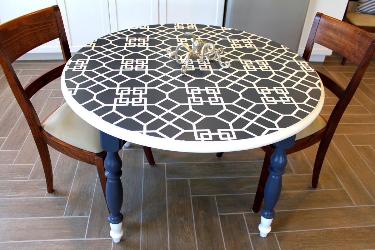 round tile table