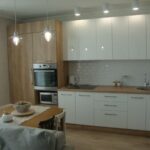 kitchen cabinets to the ceiling white