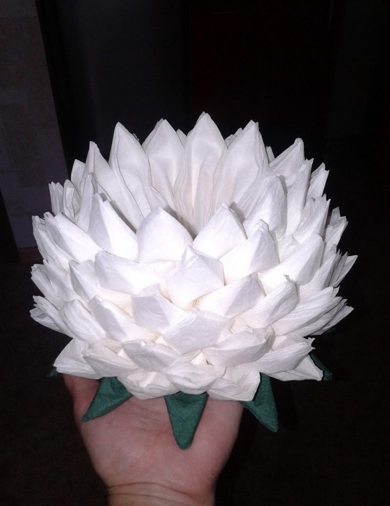 layered napkin lily