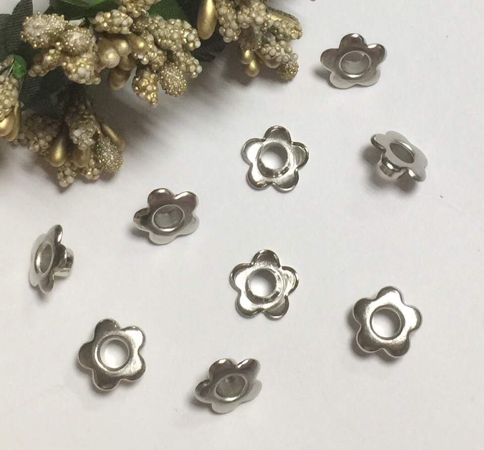 flower eyelets