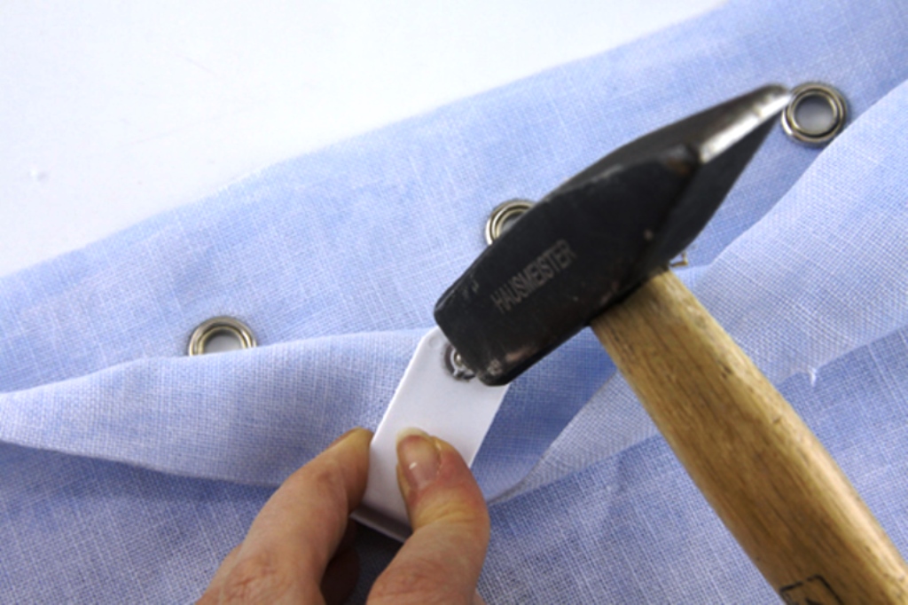 how to install eyelets