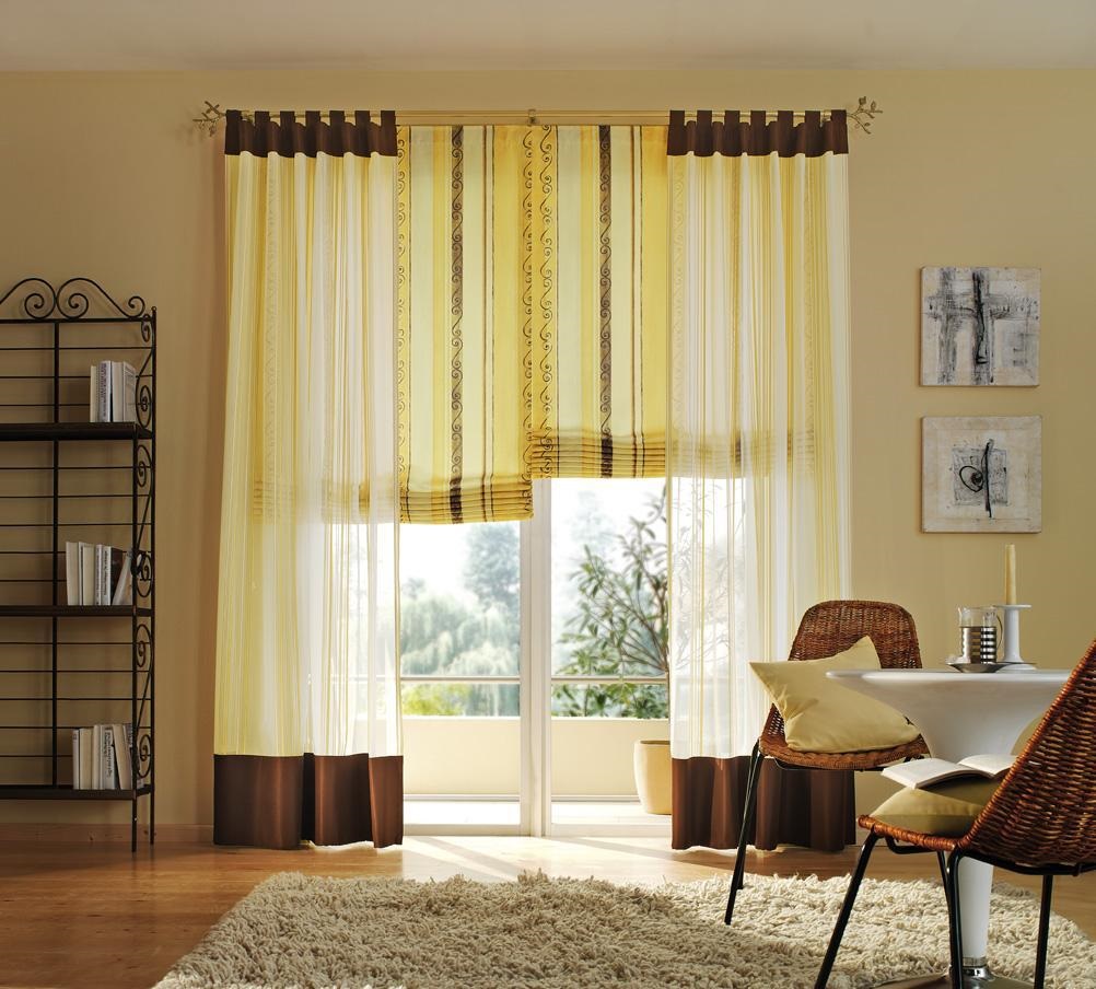 fashionable curtains in the interior