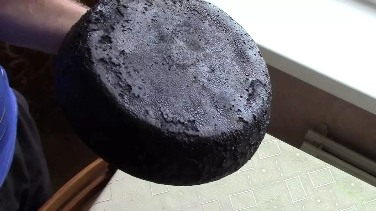 carbon deposits in a pan how to clean