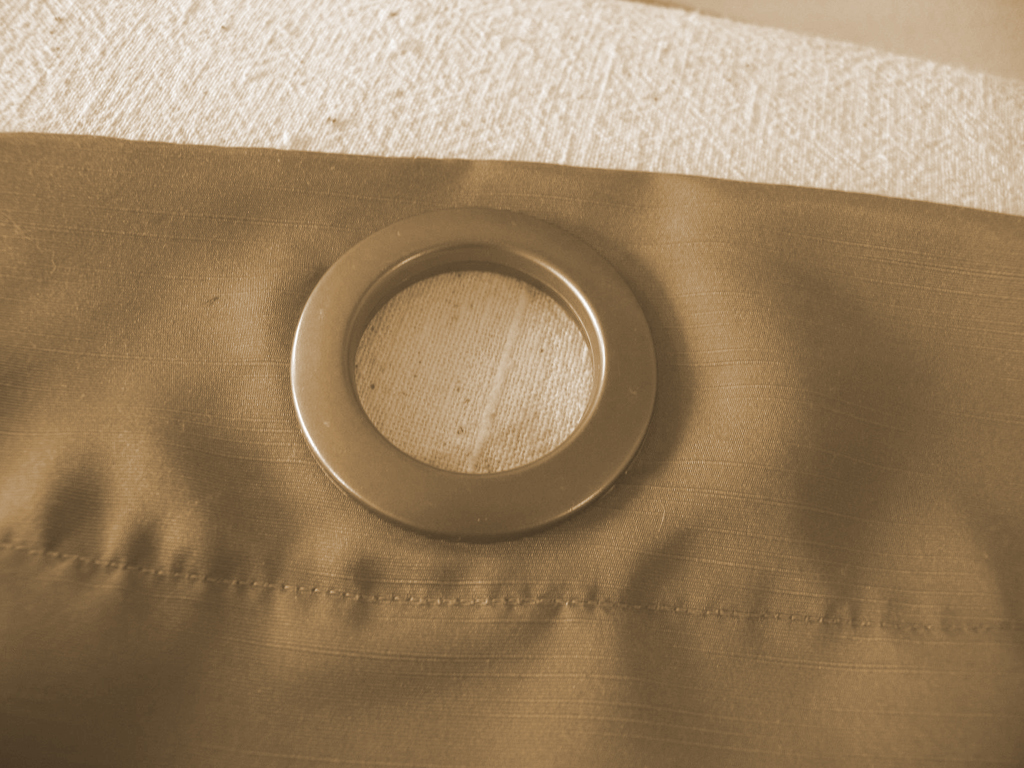 curtain with eyelets