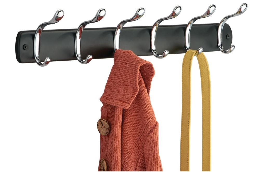 wall hanger with hooks