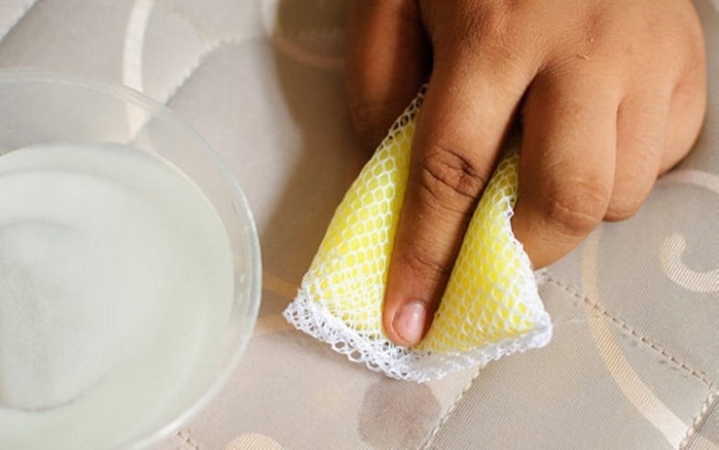 how to remove blood from a mattress with your own hands