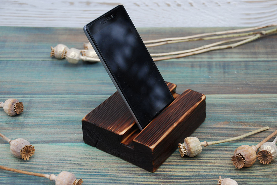 wood phone stand