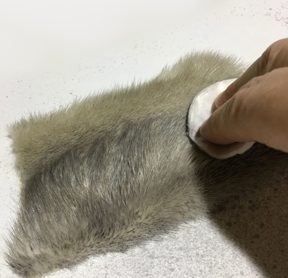 Fur dyeing