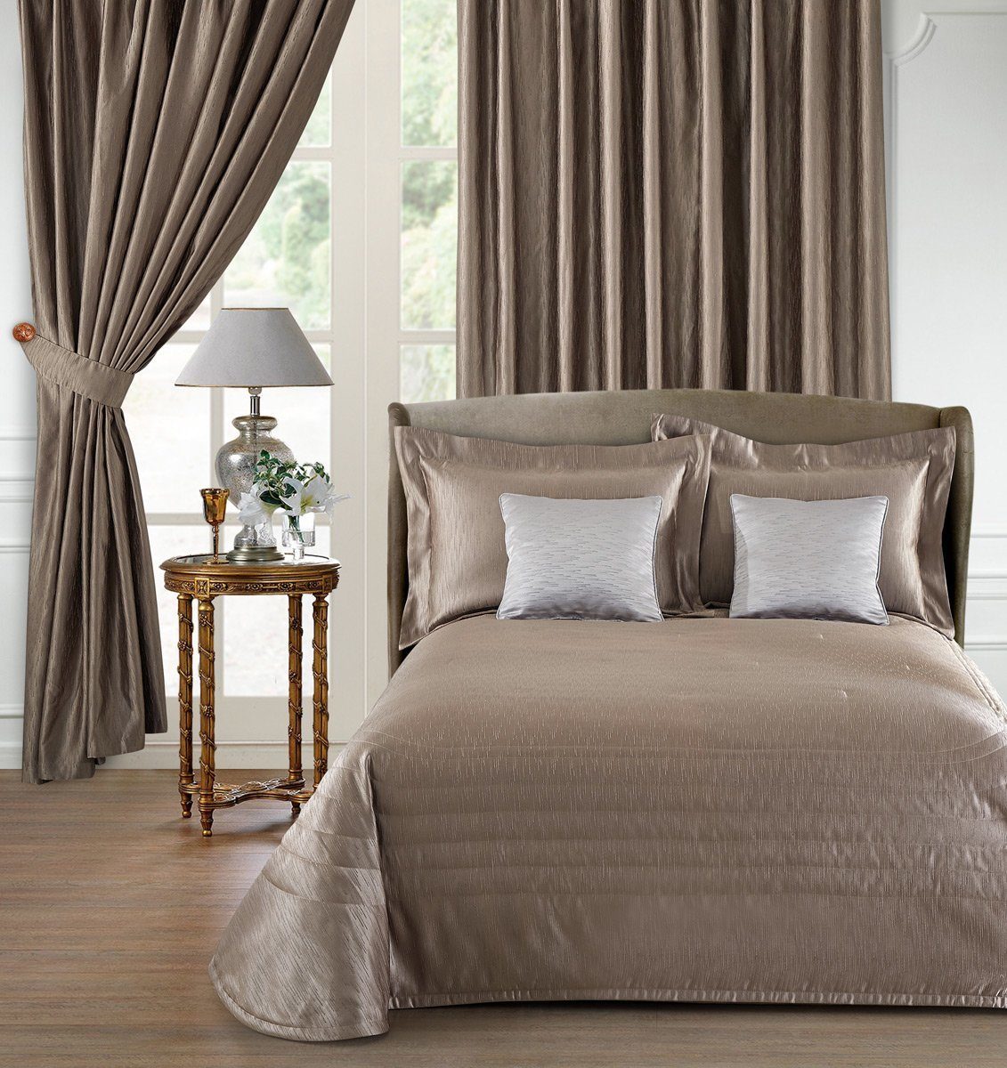 bedspread and curtains design photo