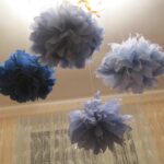 salveta pom poms plava