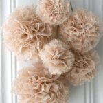 napkin pom-poms beige