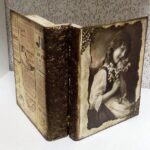 cercueil d'un livre avec une vieille photo