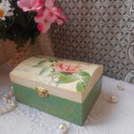 box shabby chic green