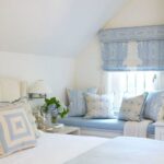 curtains to the windowsill in the bedroom design ideas