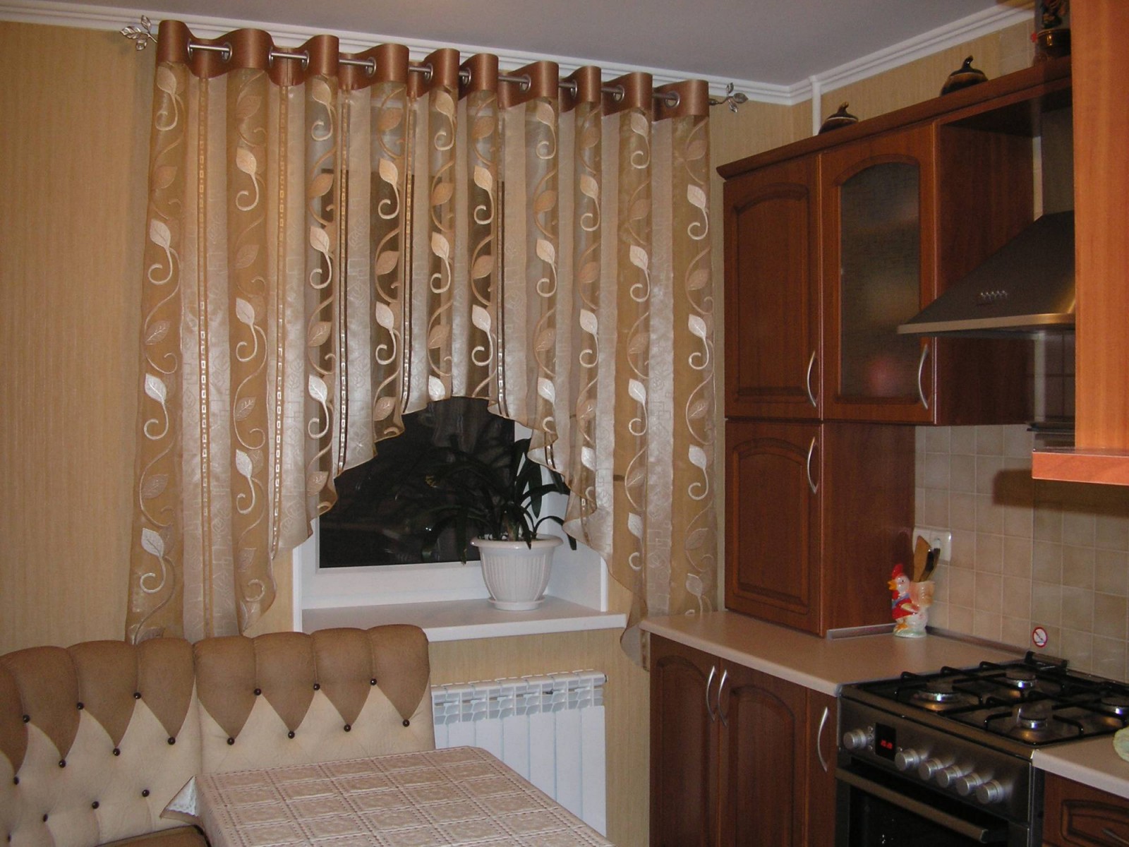 curtains in the kitchen arch photo