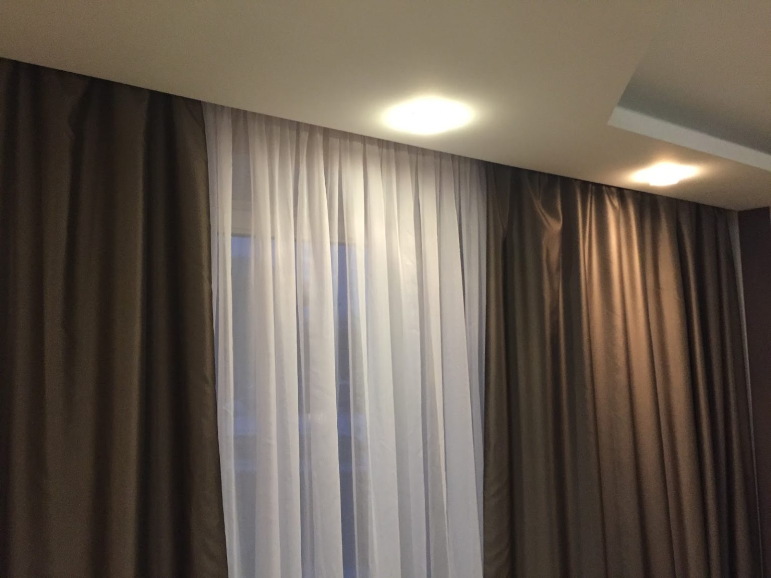 curtains on hidden cornice decoration