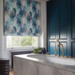 sea ​​curtains in the bathroom