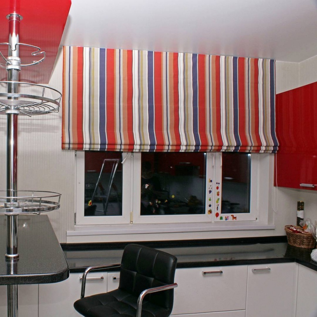 striped roman blinds in the kitchen