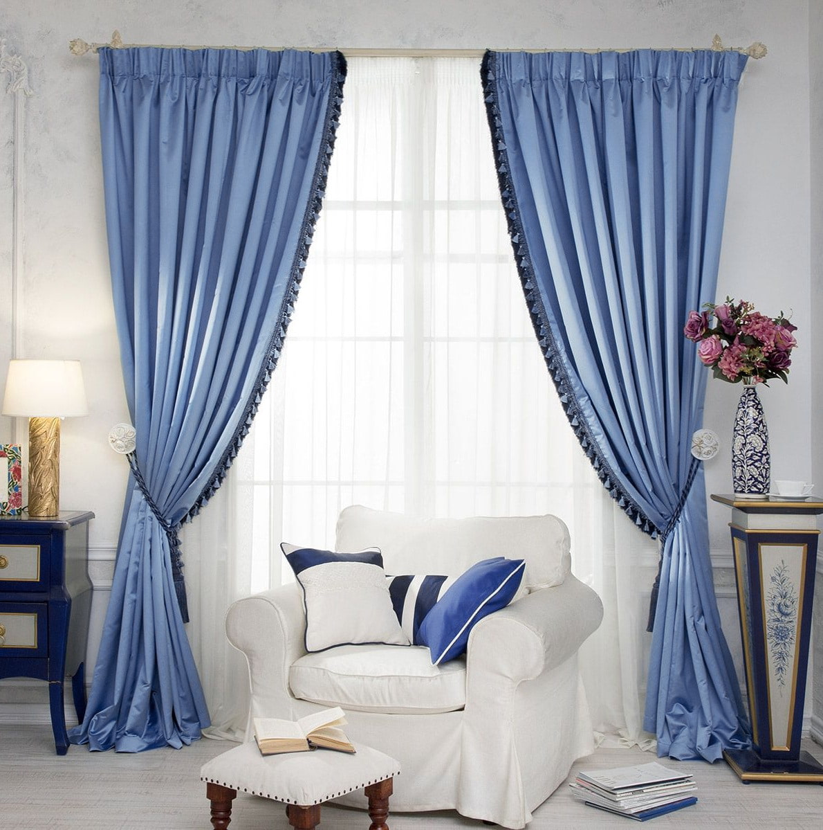 blue curtains decor