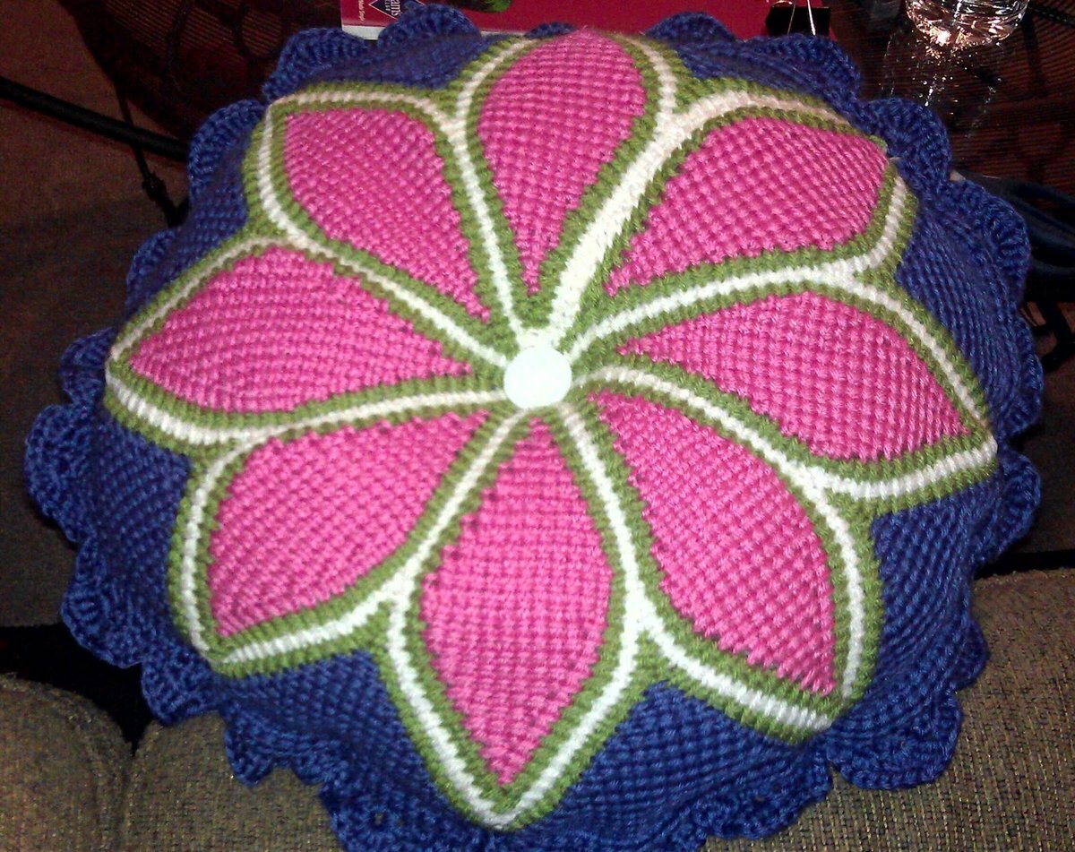 knitted pillow Tunisian