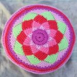 tunisian knit rug round pink