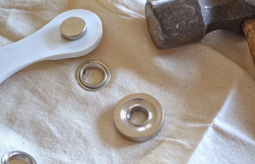 DIY installation of eyelets