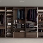 filling the wardrobe compartment photo design