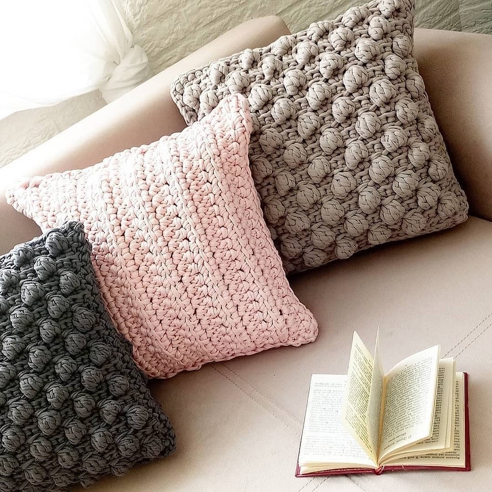 knitted pillow functions