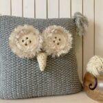 pillow on knitting needles owl