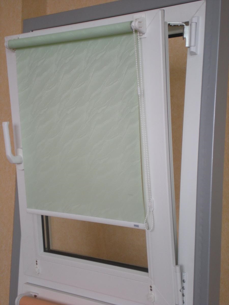 differences between roller blinds and blinds