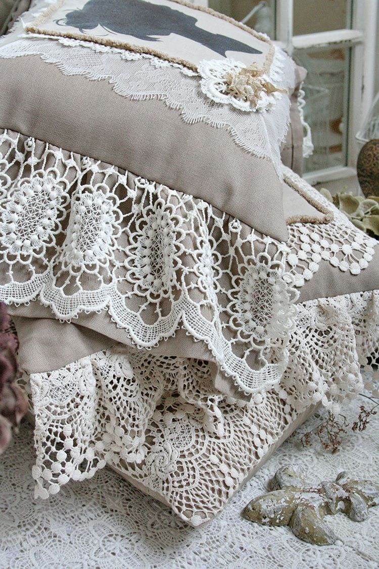 lace cushion decoration