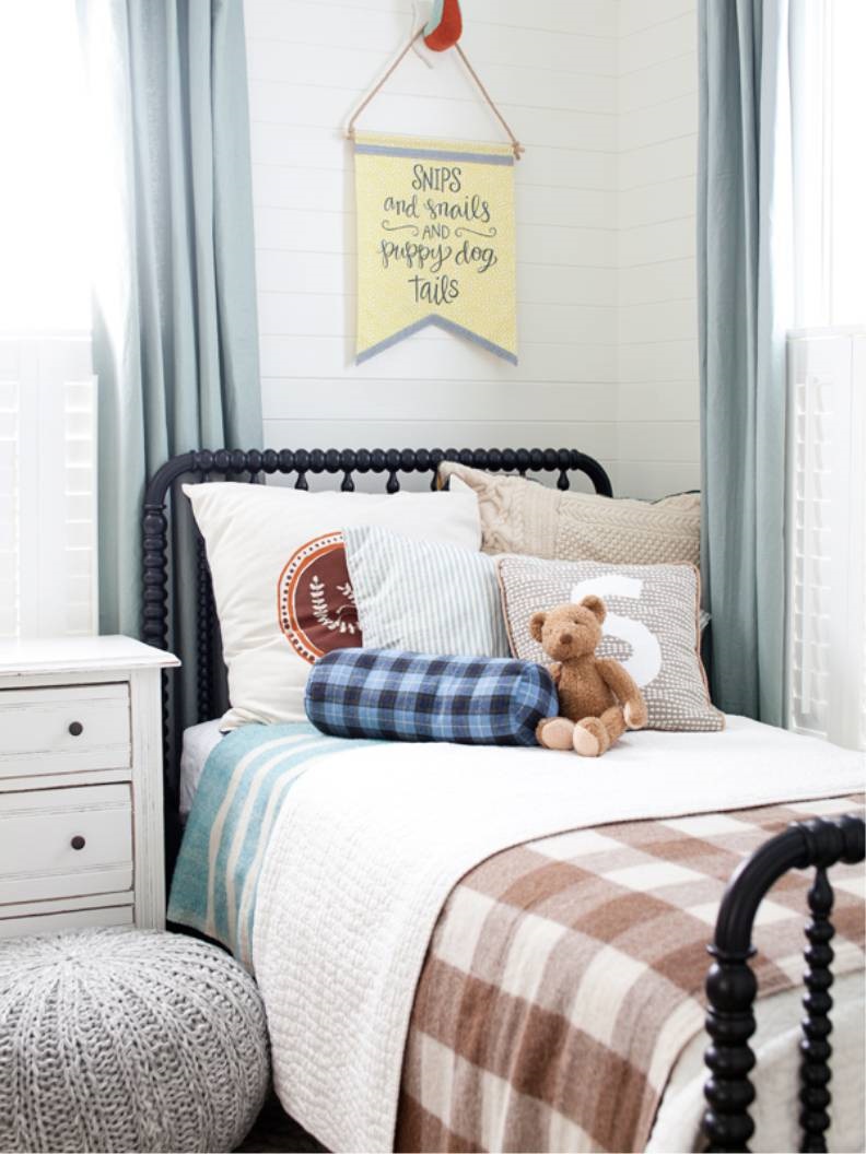 decorative pillows in the bedroom