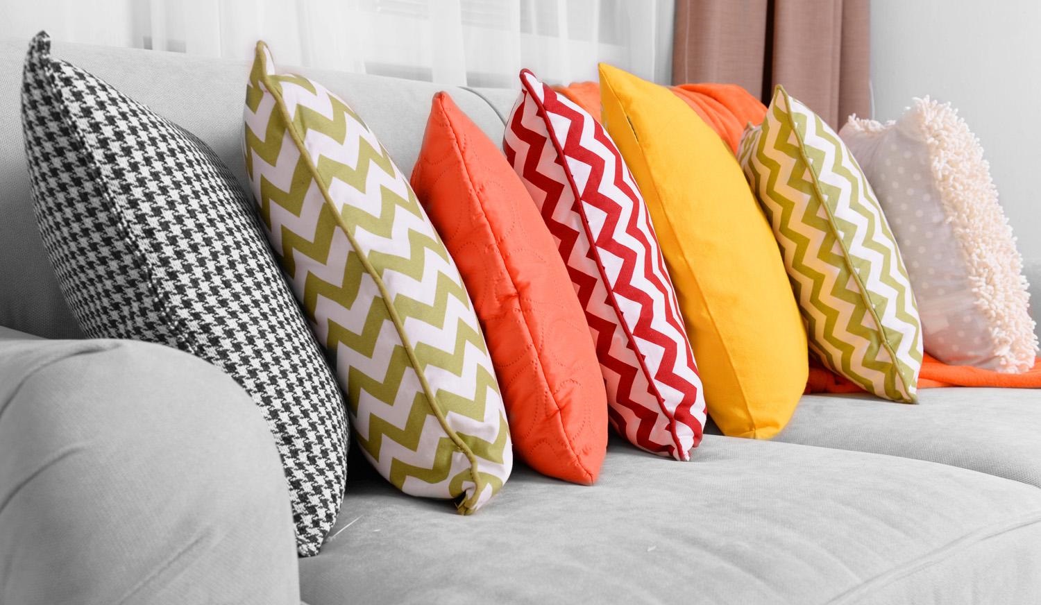 decorative pillows in the living room