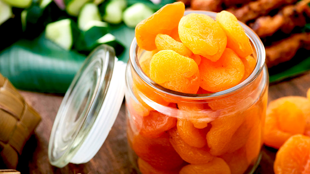 how to store dried apricots