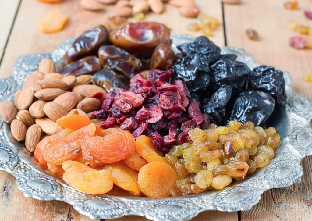 how to store dried fruits at home