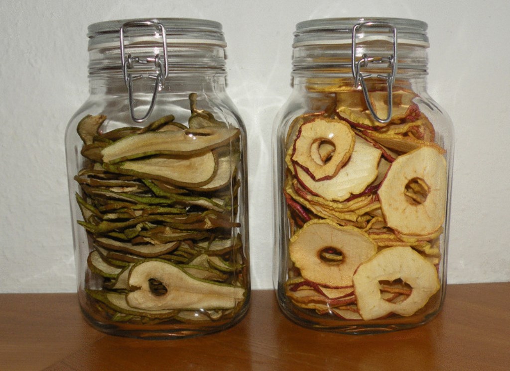 how to store dried fruits in jars