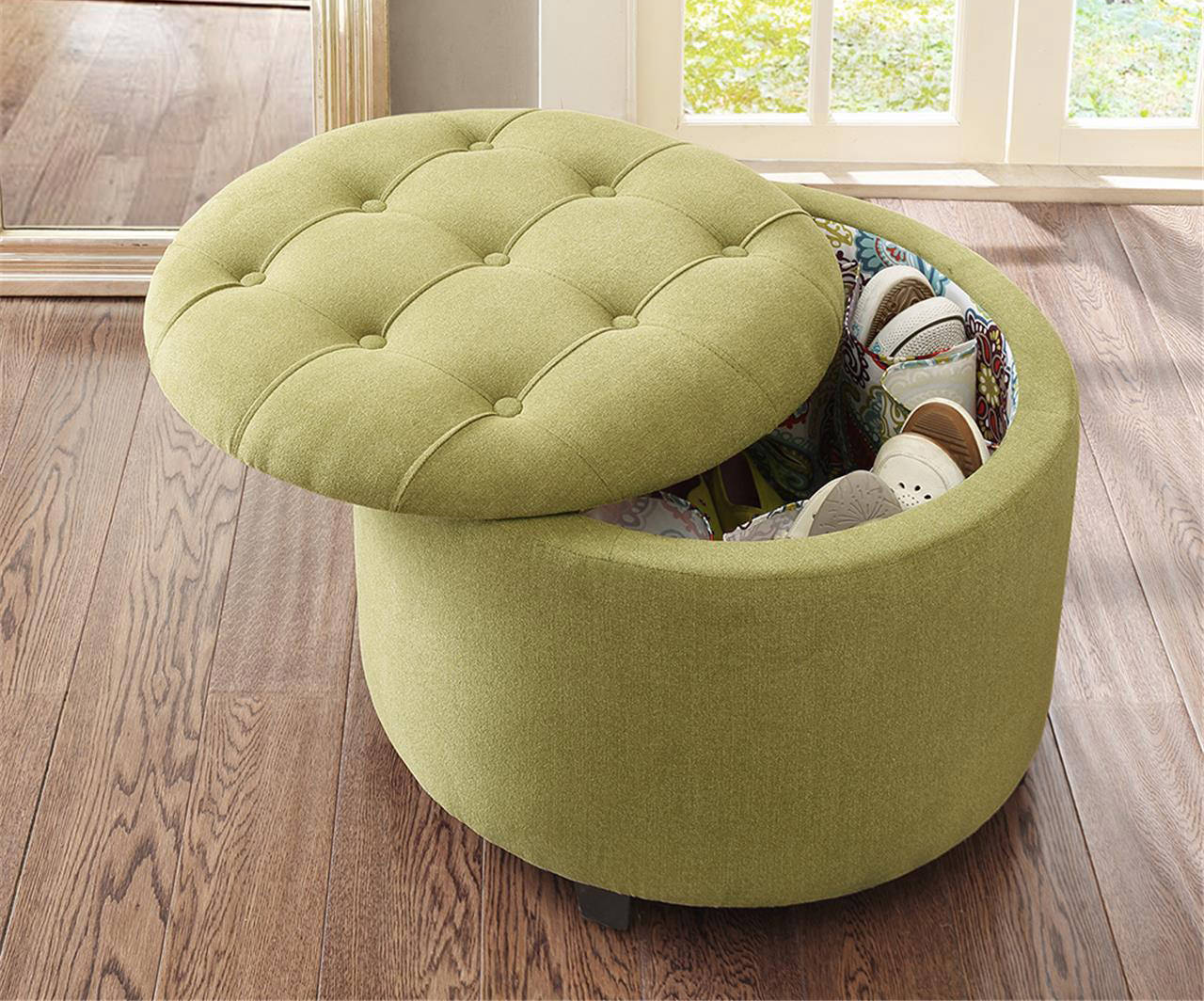 Poufs enjoy