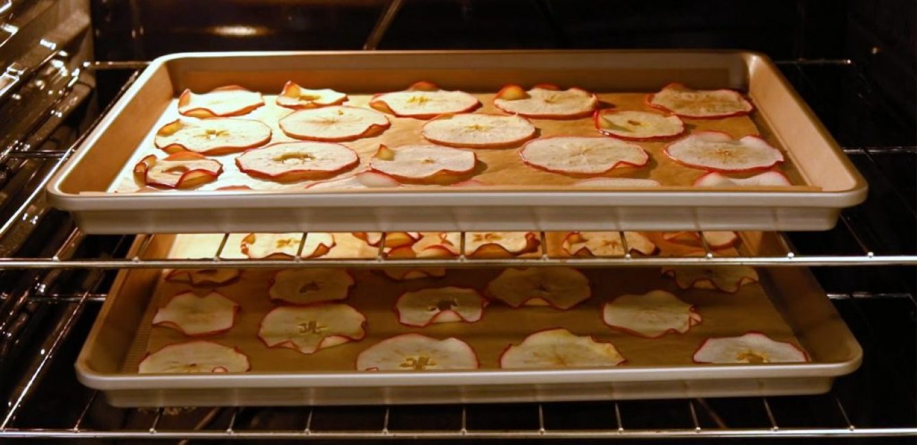 drying fruit in the oven