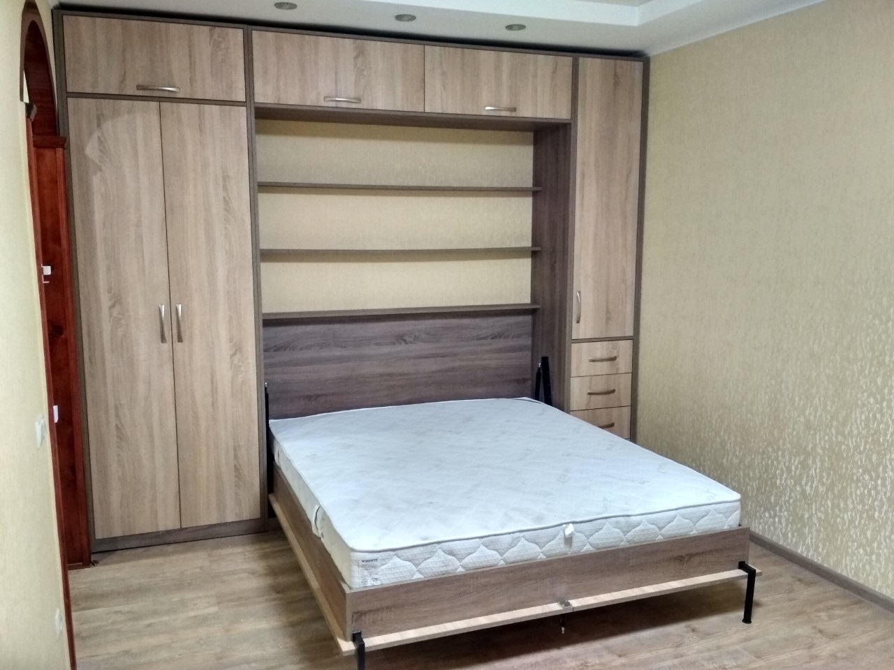 wardrobe-bed transformer