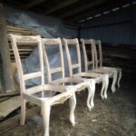 chaises semi-assemblées sans sièges