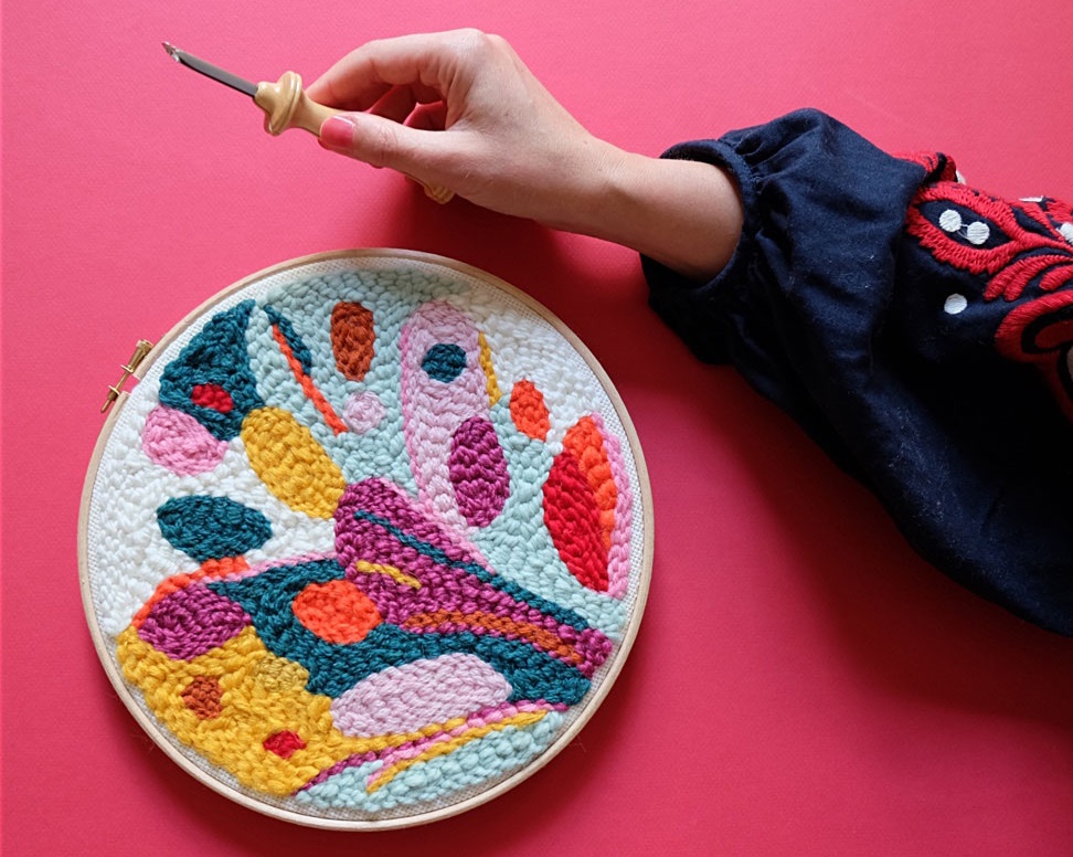 how to make embroidery using a knotted technique