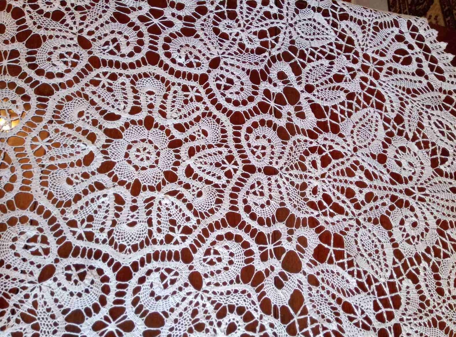 openwork white tablecloth