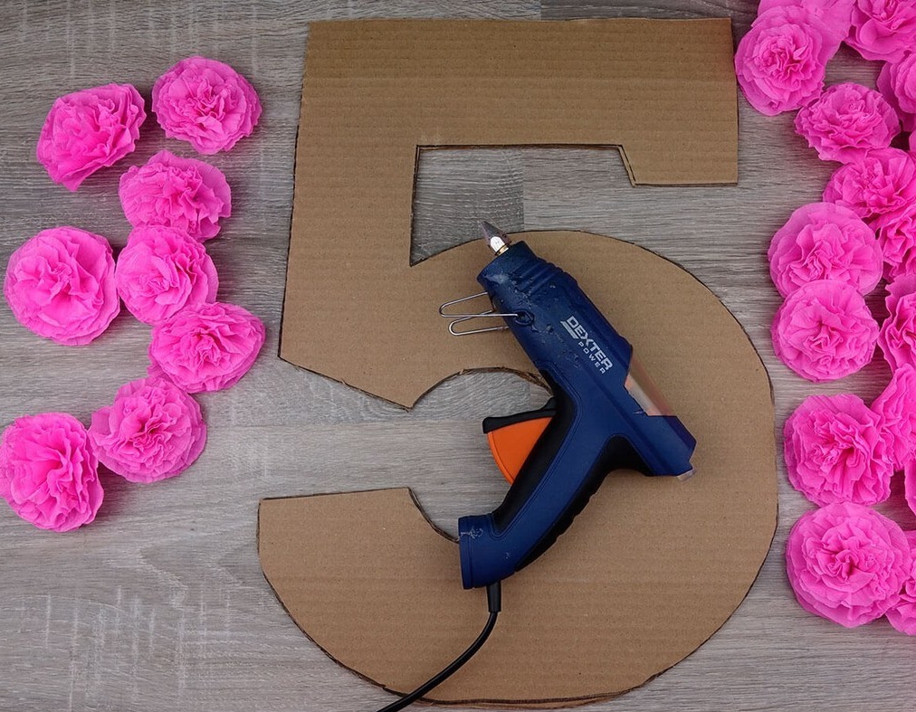 how to glue flowers on a number