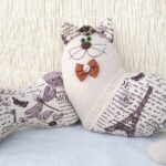 idea for sewing a pillow-cat