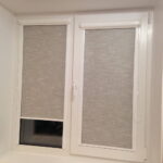 roller blind without guide