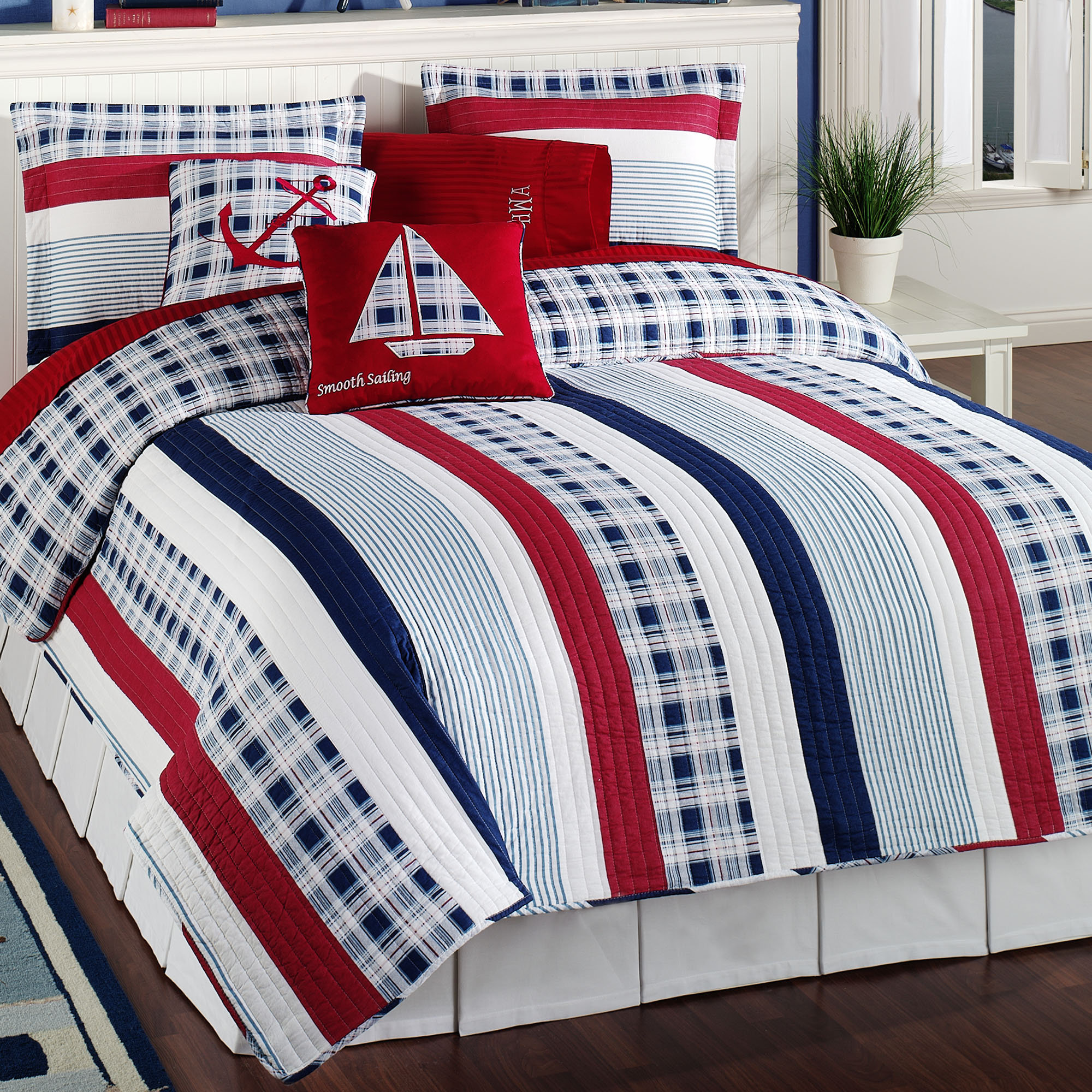 bedspread in nautical style