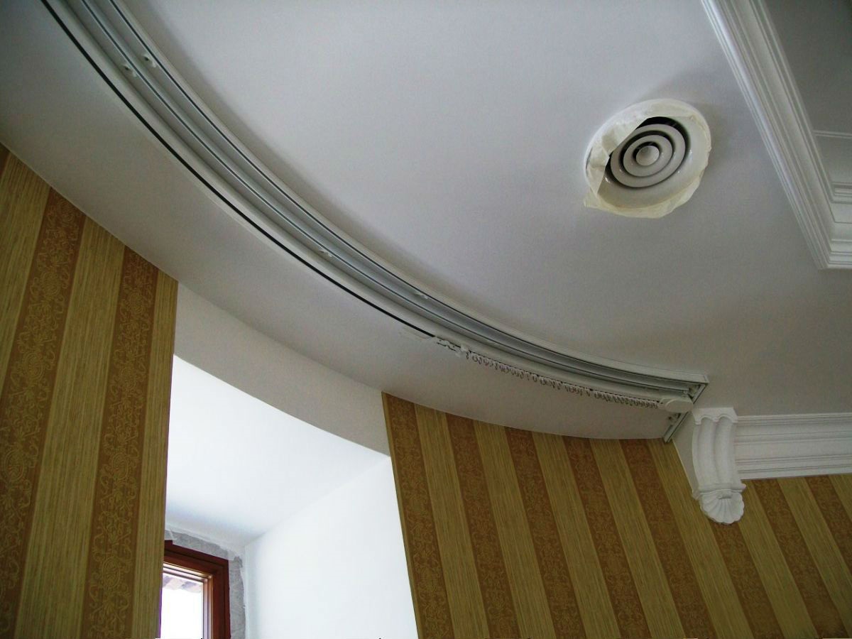 cornice on the ceiling