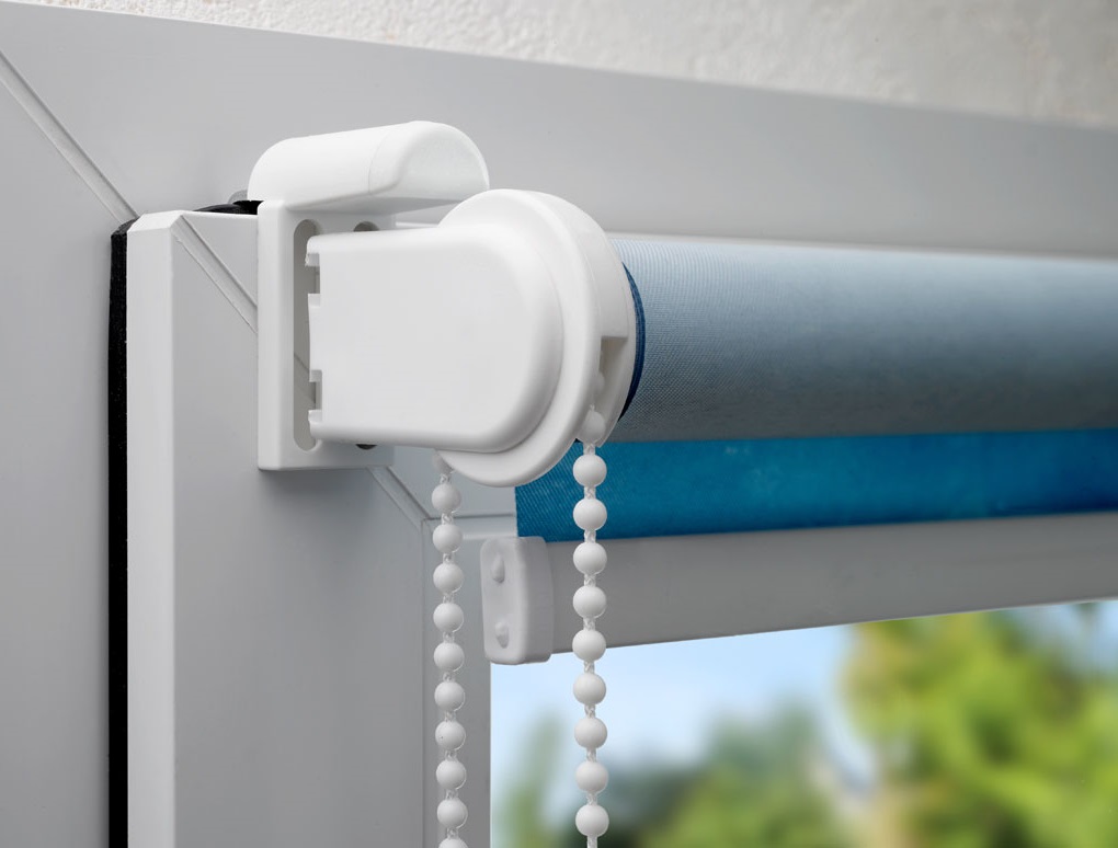 how to attach a roller blind